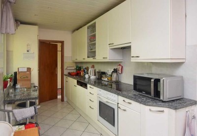 Wohnen auf einer Ebene: Vollunterkellerter Bungalow in Kaltenkirchen!