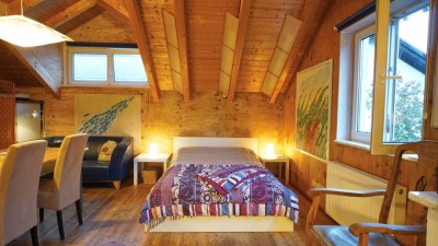 Schöne ruhige hohe 1-Raum-Dachgeschoss-Wohnung in Vaterstetten