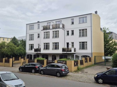 Exklusives Wohnen auf 2 Etagen in der KTV: Maisonette, Dachterrasse & Balkon, 2 Bäder, Garage