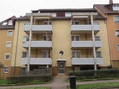 Schöne 3-Zimmer Wohnung mit großem Balkon!