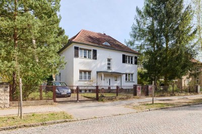 Traum mit 1.294m² Grundstück im EG eines 2 FH zzgl. perfekt ausgeb. ca. 40m² DG, Keller u. Teehaus