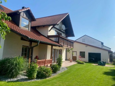 Top gepflegtes Zweifamilienwohnhaus in sonniger, ruhiger Siedlungslage in Neustadt