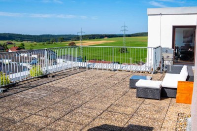 Neuwertige Penthousewohnung – 120 m², Aufzug, Garage & Panoramablick! 2022 komplett Saniert.