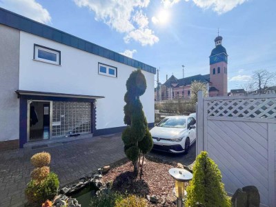 Sanierte DHH mit 2 Balkonen und Doppelgarage in zentraler Lage von Wissen zur Miete!
