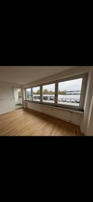 Lichtdurchflutete Neuwertige 2-Zimmer Wohnung - Mit Parkettboden