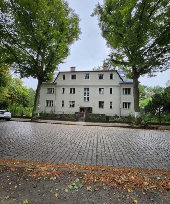 Schöne neu errichtete 3 bis 4 Zimmer-Dachgeschosswohnung mit geh. Innenausstattung und Dachterrasse