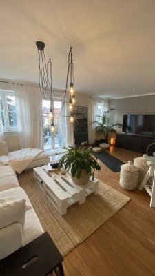 Zentrale 2,5 Zimmer WHG mit Balkon und EBK