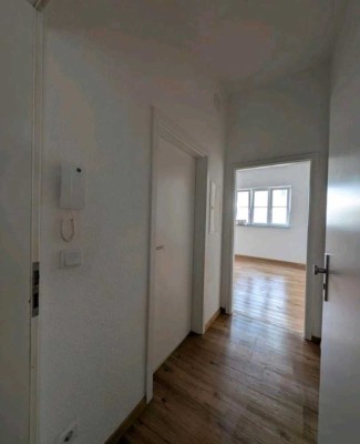 Helle 2-Zimmer Wohnung mit Balkon