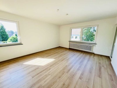 Erstbezug nach Sanierung: 4-Zimmer-Wohnung mit Einbauküche und Balkon
