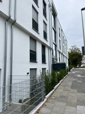 Erstbezug Studenten-Apartment mit Terrasse und Einbauküche