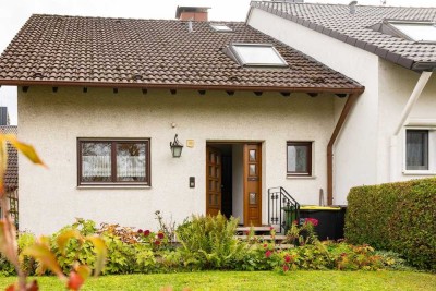 Exklusives Doppelhaus für junge Familien – großzügig, modernisiert und bezugsfrei