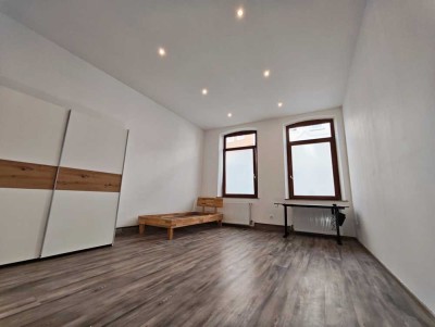 Frisch sanierte & vollmöblierte WG-Zimmer (2 Zimmer frei)