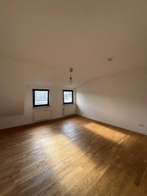 Zentral gelegene 2,5 Zimmerwohnung im sanierten Altbau sofort frei oder zum vermieten