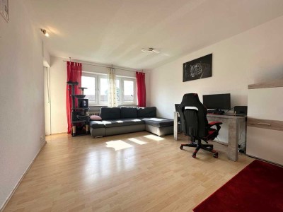 Charmante 2-Zimmer-Wohnung mit EBK, Balkon & Stellplatz