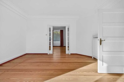 Wohnen im Grünen - großzügige 4-Zimmer-Wohnung mit Innenhof und Garten