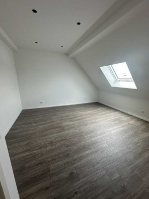 Neusanierte 3-Zimmer und 4 1/2-Zimmer Wohnungen