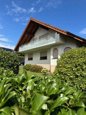 Modernisiertes Wohnjuwel: Großzügiges Mehrfamilienhaus mit Doppelgarage