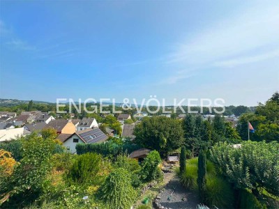 Unverbaute Blicklage: Modernes Einfamilienhaus mit Einliegerwohnung