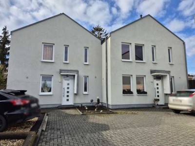 "2 Häuser, 1 Grundstück!" Haus 1 vermietet, Haus 2 zeitnah bezugsfrei