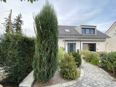 Charmantes Einfamilienhaus in Hallbergmoos •⁠  ⁠3 Zimmer, Garten & Top-Ausstattung!