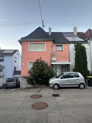 Sanierungsbedürftiges Zweifamilienreiheneckhaus in Benningen am Neckar