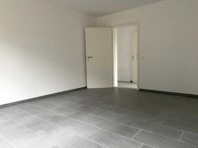 Ideal geschnittene 3-Zimmer-Wohnung mit Einbauküche & Garage in Esslingen - auch als WG geeignet