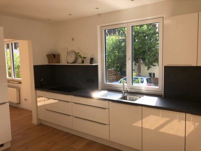 Lichtdurchflutete 3-Zimmer-Wohnung mit Balkon in ruhiger Lage von Tübingen