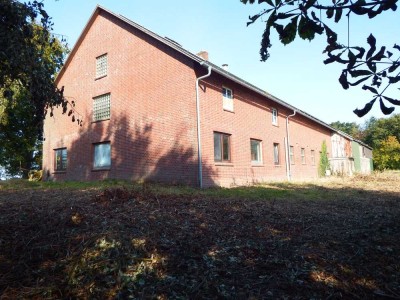 Resthof in 21785 Belum mit großem Stallbereich und anliegender Weide auf 1,8 ha