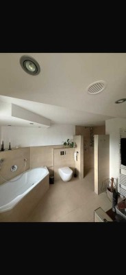 Stilvolle, gepflegte 1-Raum-Souterrain-Wohnung mit Balkon in Weilburg