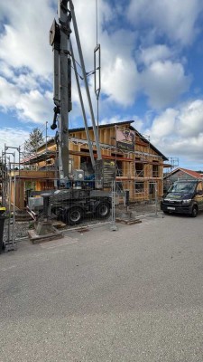 Neubau in Oberreichenbach – schlüsselfertige Doppelhaushälfte mit 8 Zimmern & Garten