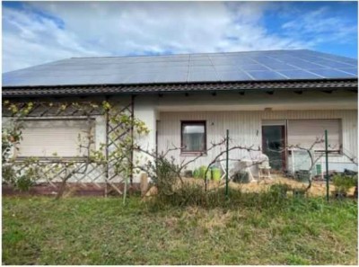 Einfamilienhaus  - Sanierungsobjekt mit guter Bausubstanz und Ausbaupotential zum Zweifamilienhaus