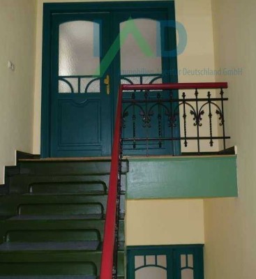 Komplett saniertes MFH mit 3 hochwertig ausgestatteten 4-Raum-Wohnungen inkl. PKW-Stellplätzen