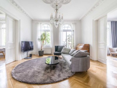 NEU *Paul & Partner* EXKLUSIVER ALTBAUTRAUM MIT BALKON UND STUCK IN DER ADELHEIDSTRAßE !