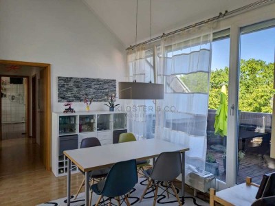 Stilvolle 3,5-Zimmer-Dachgeschosswohnung mit EBK, Balkon und Carport in Pattonville