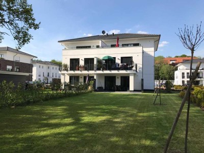HELLE 3 - ZIMMER WOHNUNG MIT SÜD-TERRASSE UND GARTENANTEIL