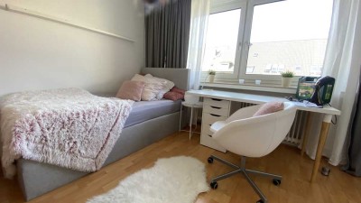 Voll möblierte & gut ausgestattete 1-Zimmer-Wohnung mit EBK und Balkon in Düsseldorf (inkl. WiFi)