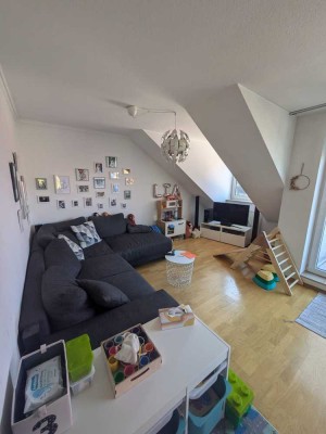 3 ZKB in Kassel Niederzwehren, ca. 75qm, Einbauküche, Balkon, Gäste WC, PKW-Stellplatz, Kellerraum