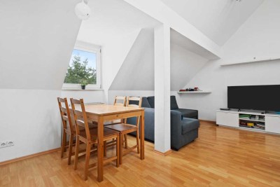 Exklusive 2-Zimmer-Maisonette mit großzügigem Wohnbereich und Dachterrasse, zentral in Ludwigsburg