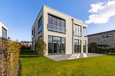 Elegante und funktionale Villa mit entferntem Schleiblick