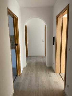 Schöne ruhige Wohnung 3 ZKB 2 Balkone Süd und Nord