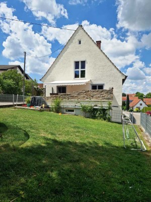 Scheyern! Einfamilienhaus (in Kürze bezugsfrei), Garten, Keller und Einzelgarage in ruhiger Lage!