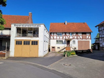 FESTPREIS 55.000 €!!! Sanierungsbedürftiges Fachwerkhaus mit großen Nebengebäuden