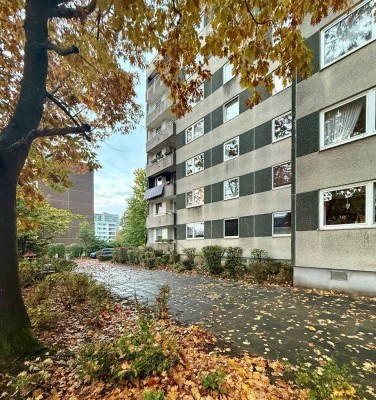 Bezugsfreie 5-Raum-Whg. mit Essbereich, Balkon, und EBK // Henri-Dunant-Allee, Kronshagen