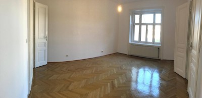 Großzügige Altbauwohnung in Toplage - 4 Zimmer / 116 m² / mit Balkon / WG-Tauglich