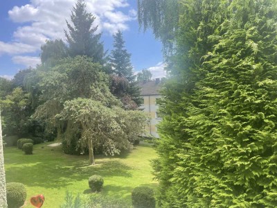 Gut geschnittene Wohnung mit Balkon