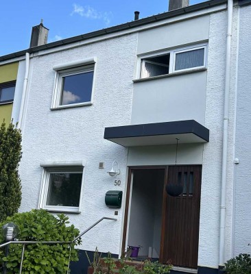 Charmantes Reihenhaus mit 111 m² in ruhiger zentraler Lage in Mainz-Weisenau zu vermieten