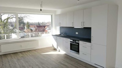 Komplett sanierte 3-Zi-Wohnung im Ismaninger Zentrum mit großem Balkon und Kinder-/ Arbeitszimmer
