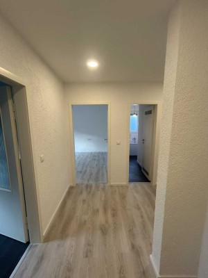 Erstbezug nach Sanierung mit Balkon und EBK: Exklusive 2-Zimmer-Wohnung in Stuttgart