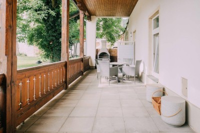 Geschmackvoll sanierte 3 bis 4-Zimmer-Terrassenwohnung mit Carport-Stellplatz im Ortskern von Maria Lankowitz
