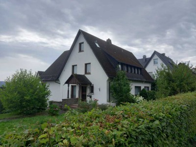 Freistehendes Zweifamilienhaus